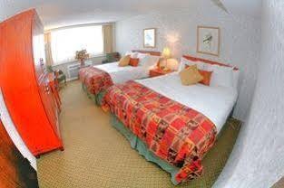 Compass Point Inn - เซอร์รีย์ ภายนอก รูปภาพ